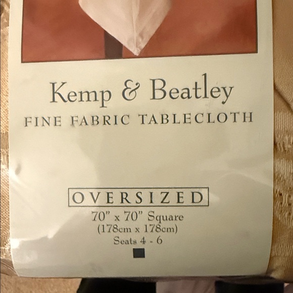 Bellagio Kemp & Beatley Gold Damask Tablecloth 70x70 - Picture 3 of 3